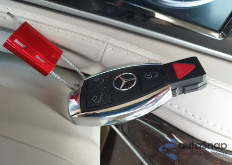 2017 Mercedes-Benz S 550 z USA, uszkodzony, nr VIN WDDUG8CB1HA306032